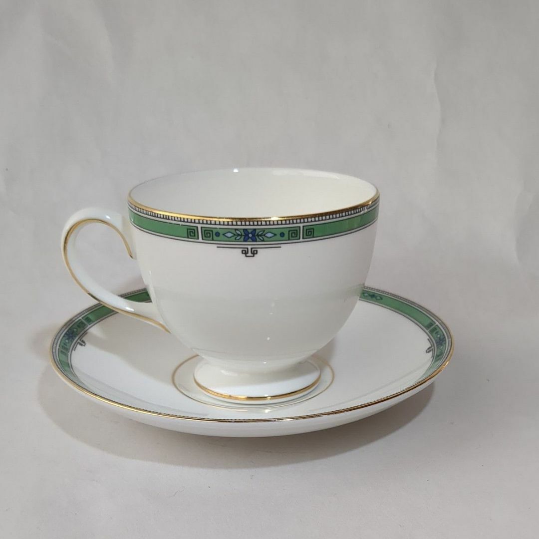 WEDGWOOD - ウェッジウッド ジェイド 黒壺 カップ&ソーサー 珈琲 WEDGWOOD - ウェッジウッド ジェイド 黒壺 カップ&ソーサー 珈琲