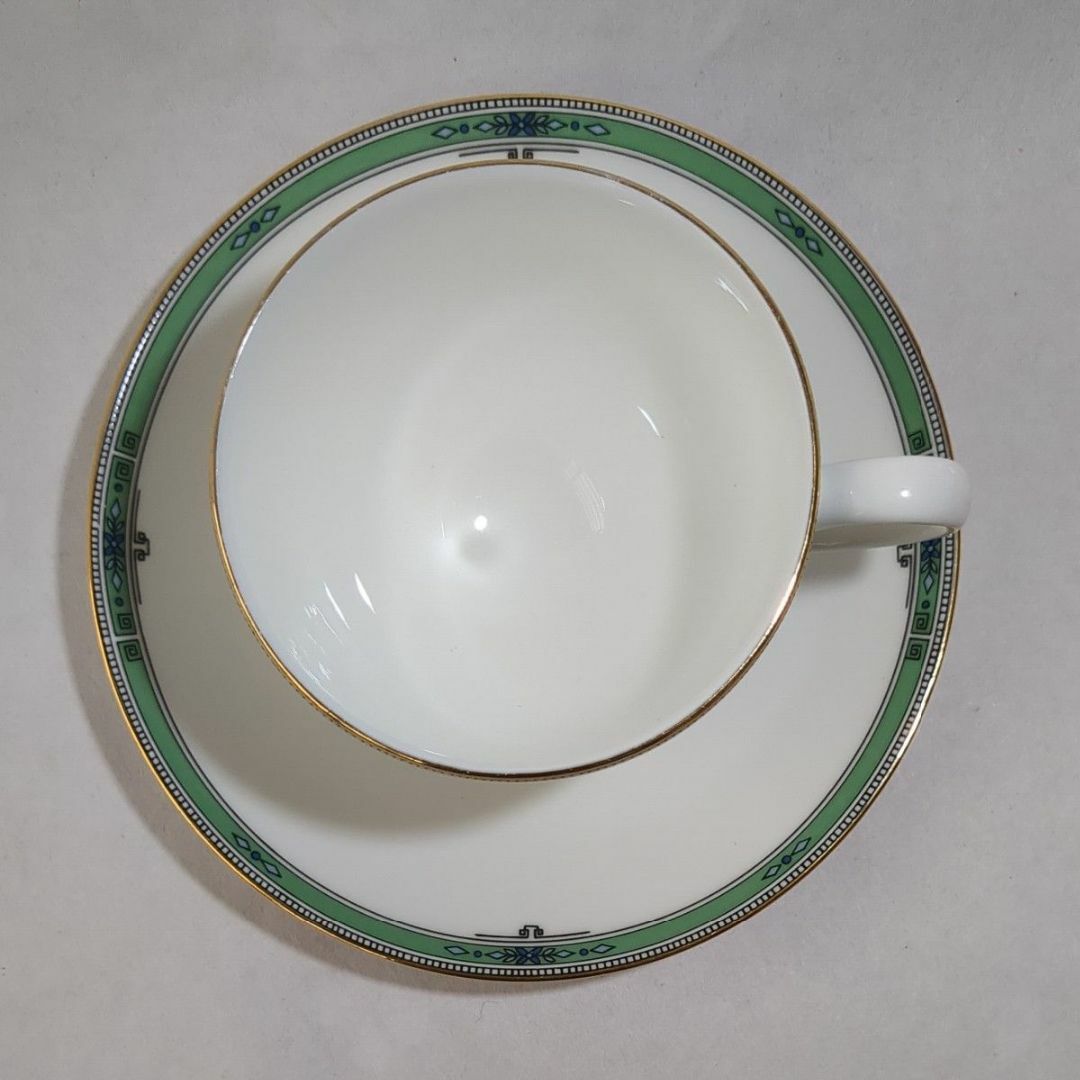 WEDGWOOD - ウェッジウッド ジェイド 黒壺 カップ&ソーサー 珈琲 WEDGWOOD - ウェッジウッド ジェイド 黒壺 カップ&ソーサー 珈琲