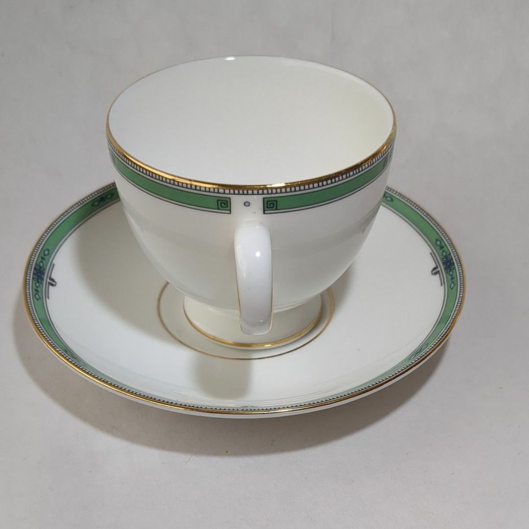 WEDGWOOD - ウェッジウッド ジェイド 黒壺 カップ&ソーサー 珈琲 WEDGWOOD - ウェッジウッド ジェイド 黒壺 カップ&ソーサー 珈琲