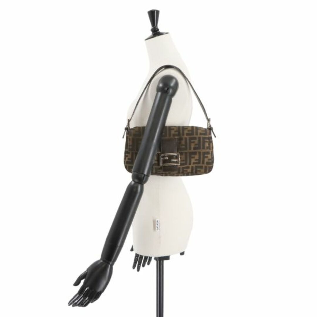 FENDI - 新品同様 フェンディ FENDI ズッカ柄 マンマバゲット FENDI - 新品同様 フェンディ FENDI ズッカ柄 マンマバゲット