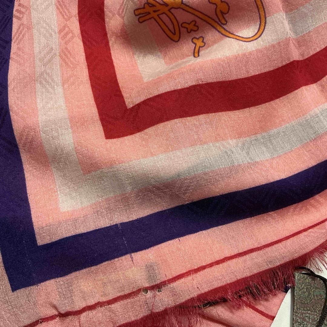 ETRO - 洗練されたデザイン ETRO 正規品 大判ショール 約140×140 ETRO - 洗練されたデザイン ETRO 正規品 大判ショール 約140×140