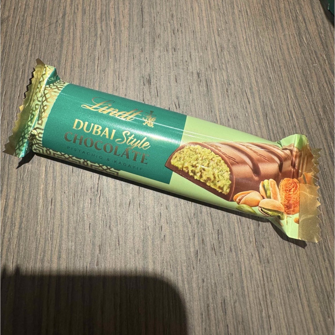 Lindt - リンツ リンドール ドバイスタイルチョコレートバー Lindt - リンツ リンドール ドバイスタイルチョコレートバー