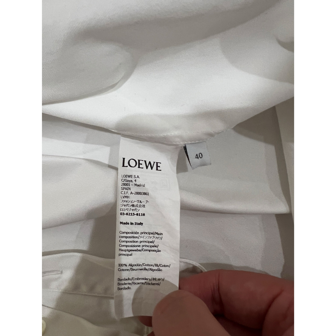 LOEWE - LOEWE ロエベ 白シャツ ロゴ 刺繍の通販 by maje shop LOEWE - LOEWE ロエベ 白シャツ ロゴ 刺繍の通販 by maje shop