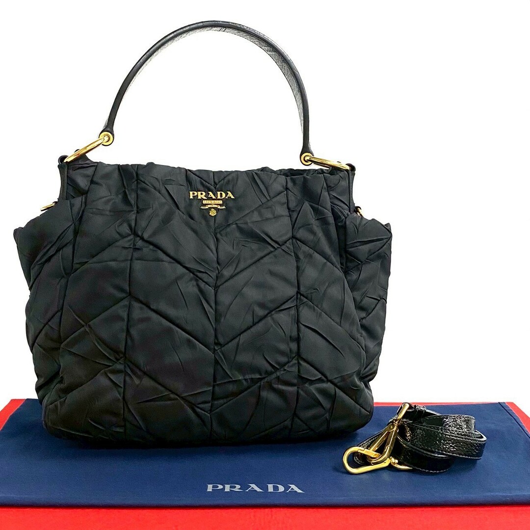 PRADA - 極 美品 PRADA プラダ 三角ロゴ ゴールド 金具 ナイロン PRADA - 極 美品 PRADA プラダ 三角ロゴ ゴールド 金具 ナイロン
