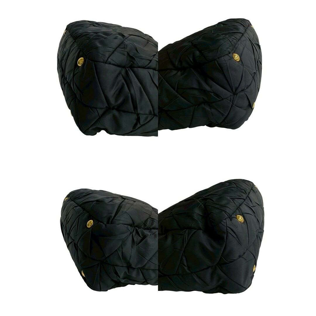 PRADA - 極 美品 PRADA プラダ 三角ロゴ ゴールド 金具 ナイロン PRADA - 極 美品 PRADA プラダ 三角ロゴ ゴールド 金具 ナイロン