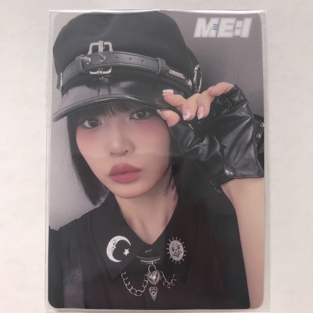 ME:I デビュー1周年記念トレカ 飯田栞月 エンタメ/ホビーのタレントグッズ(アイドルグッズ)の商品写真