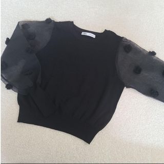 ZARA - 今季完売品 ZARA ザラ フラワークルーネックセーター S ZARA - 今季完売品 ZARA ザラ フラワークルーネックセーター S
