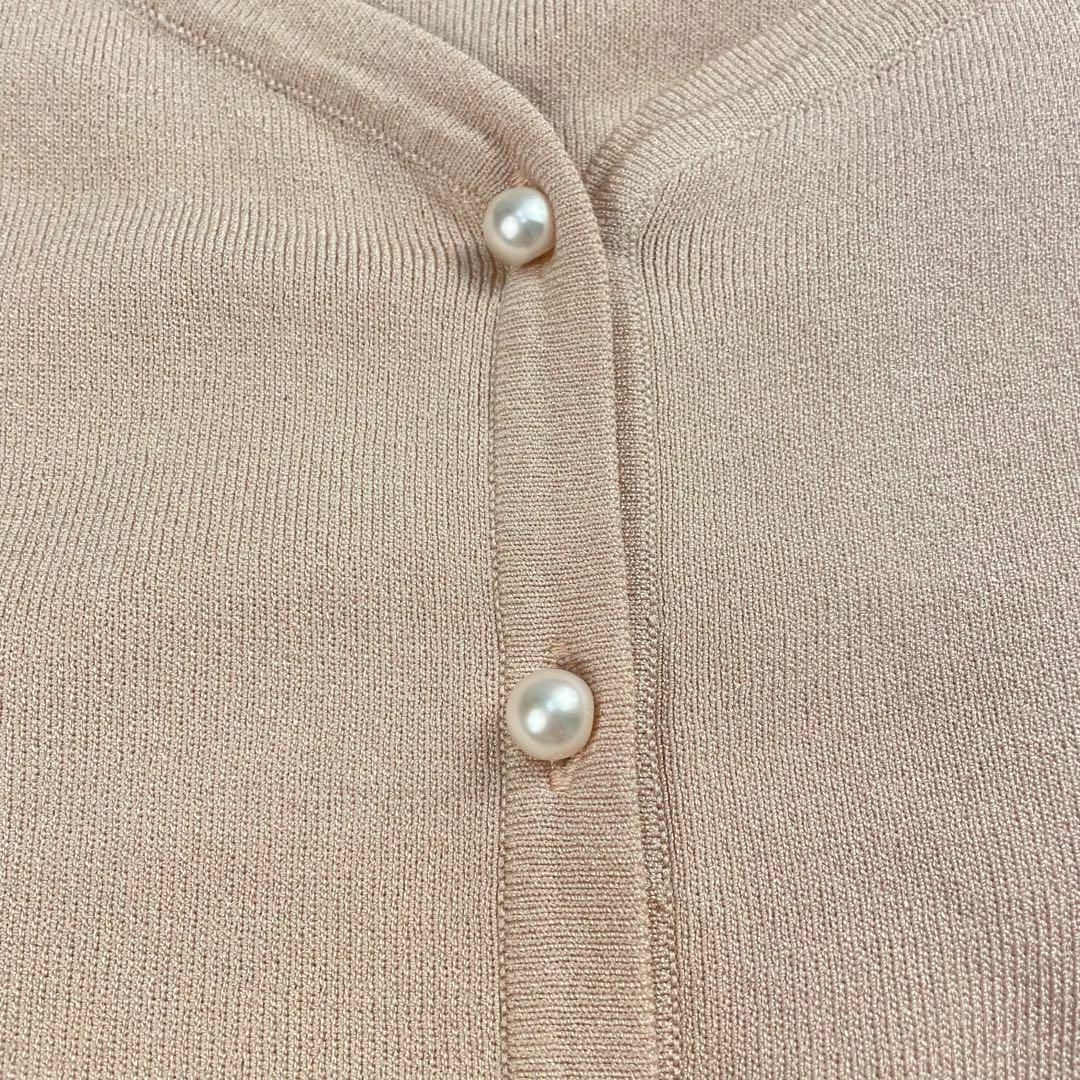 Aveniretoile - 美品♡ aveniretoile パールボタンVネック