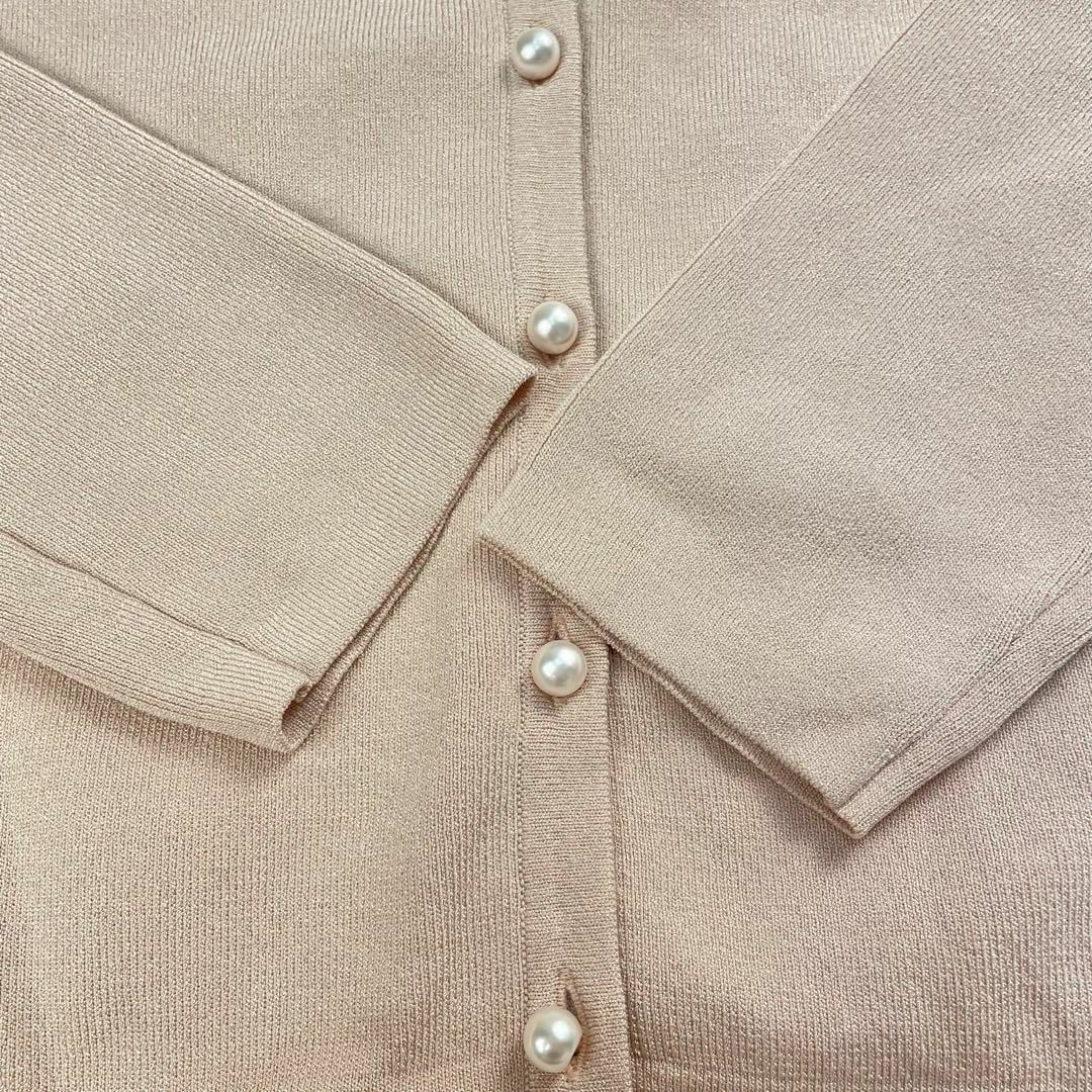 Aveniretoile - 美品♡ aveniretoile パールボタンVネック Aveniretoile - 美品♡ aveniretoile パールボタンVネック