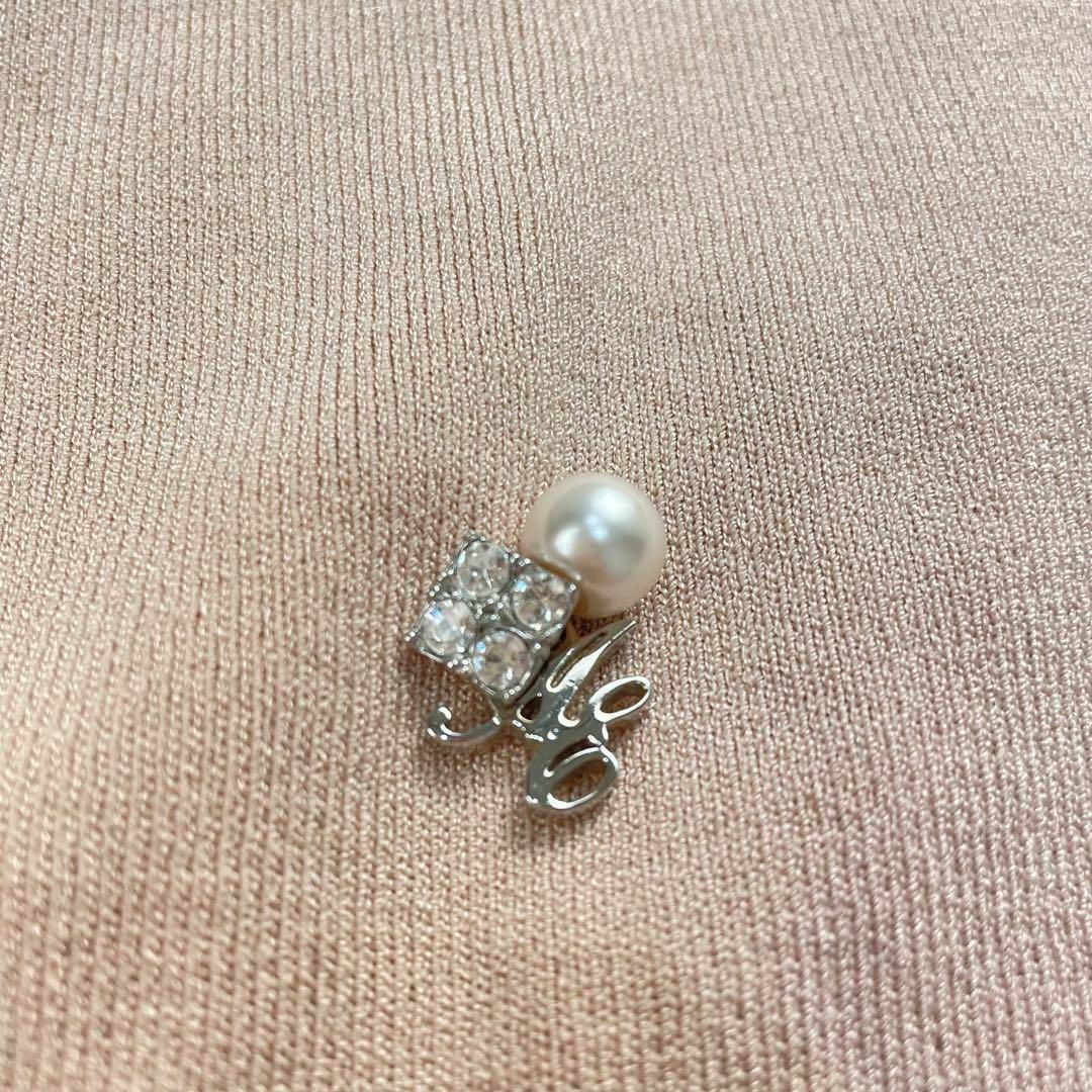 Aveniretoile - 美品♡ aveniretoile パールボタンVネック Aveniretoile - 美品♡ aveniretoile パールボタンVネック