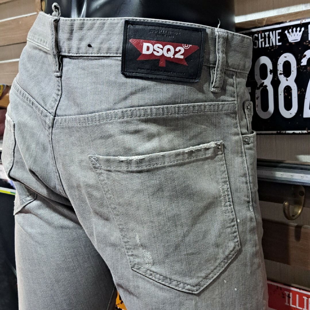 DSQUARED2 - Dsquared2 ストレッチ Sexy Twist Jean グレー DSQUARED2 - Dsquared2 ストレッチ Sexy Twist Jean グレー
