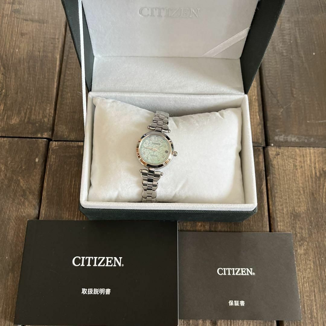 CITIZEN - 【美品】CITIZEN EXCEED ソーラー電波 レディース 白 CITIZEN - 【美品】CITIZEN EXCEED ソーラー電波 レディース 白