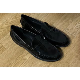 ZARA - ZARA ザラ エナメル コインローファー 42 ブラックの通販 ZARA - ZARA ザラ エナメル コインローファー 42 ブラックの通販