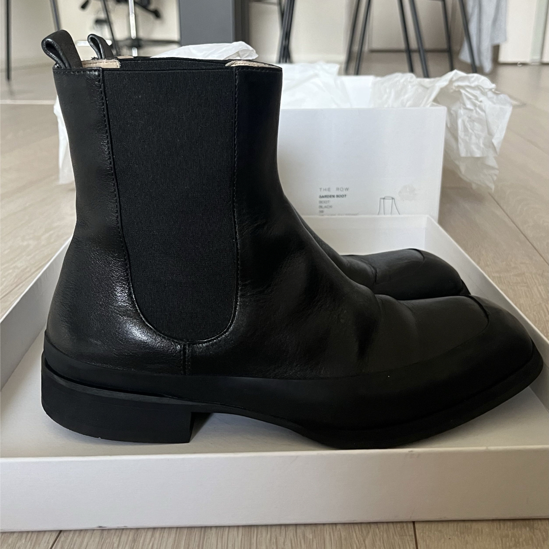 THE ROW - THE ROW GARDEN BOOT 38 黒 ショートブーツの通販 by THE ROW - THE ROW GARDEN BOOT 38 黒 ショートブーツの通販 by