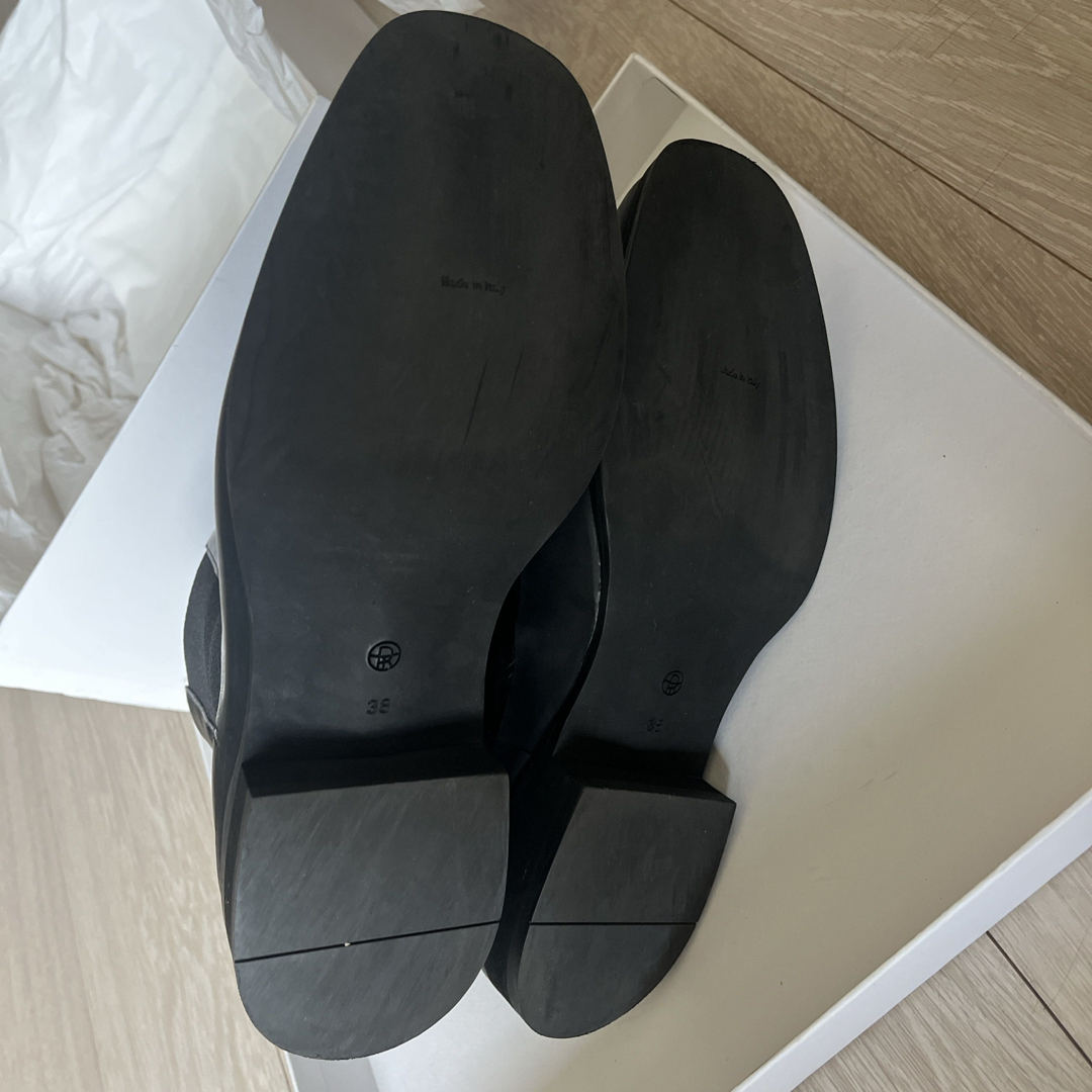 THE ROW - THE ROW GARDEN BOOT 38 黒 ショートブーツの通販 by THE ROW - THE ROW GARDEN BOOT 38 黒 ショートブーツの通販 by