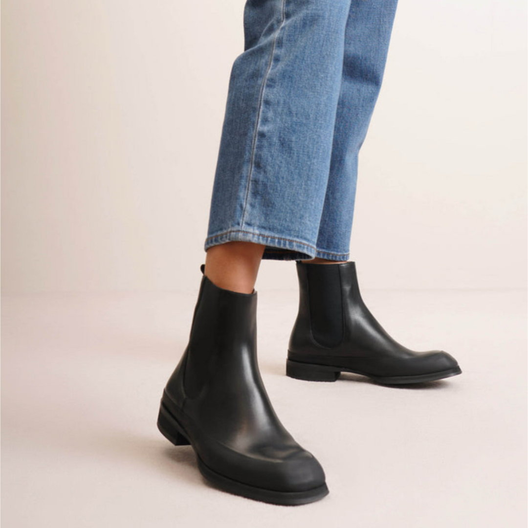 THE ROW - THE ROW GARDEN BOOT 38 黒 ショートブーツの通販 by THE ROW - THE ROW GARDEN BOOT 38 黒 ショートブーツの通販 by