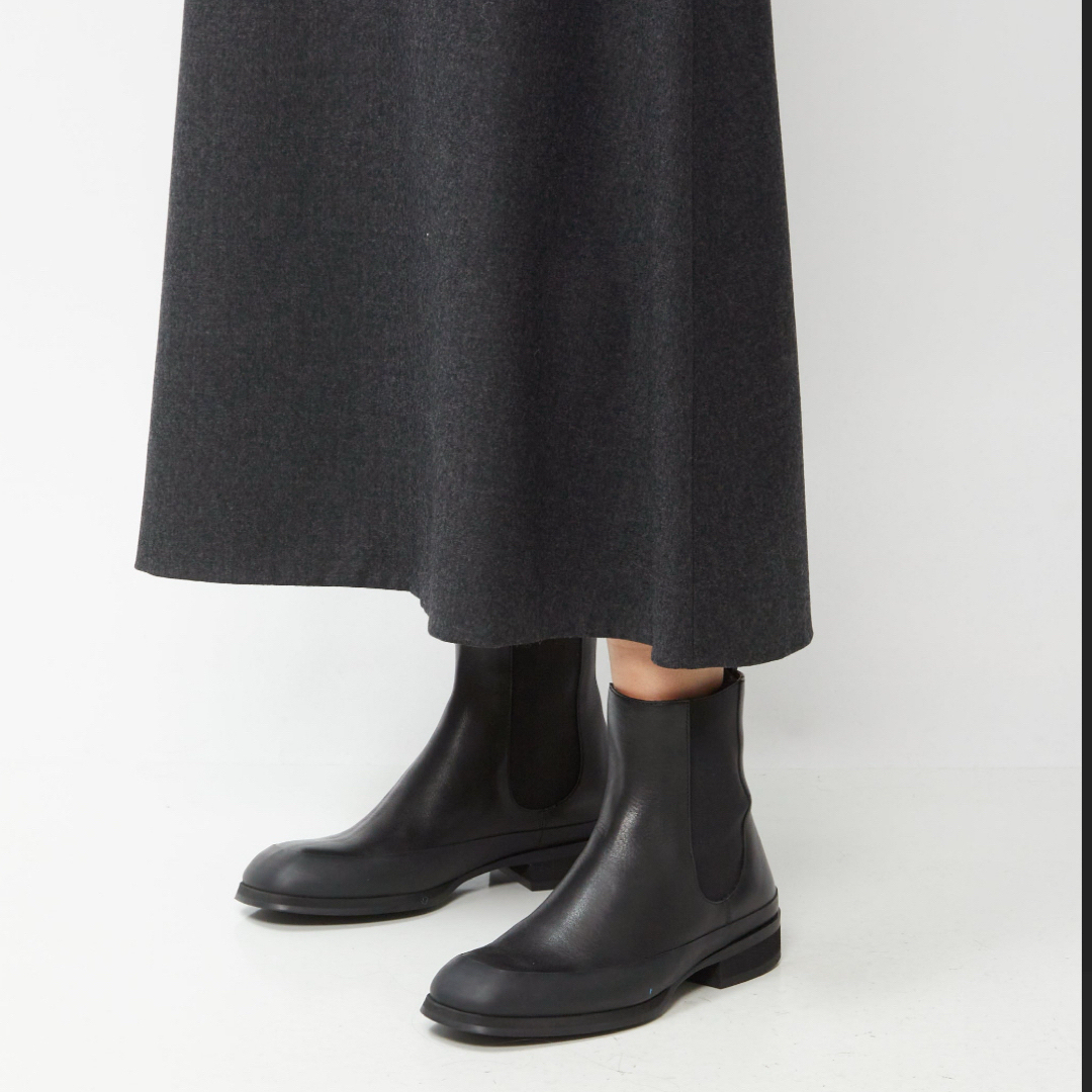 THE ROW - THE ROW GARDEN BOOT 38 黒 ショートブーツの通販 by THE ROW - THE ROW GARDEN BOOT 38 黒 ショートブーツの通販 by