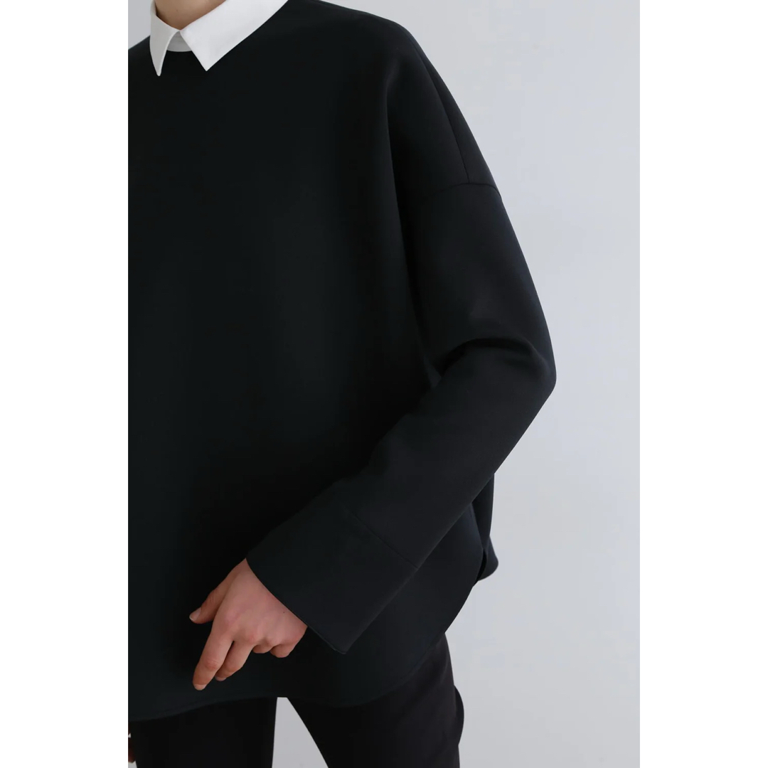 ADORE - 新品タグ付き LE PHIL スキューバダンボールブラウスの ADORE - 新品タグ付き LE PHIL スキューバダンボールブラウスの