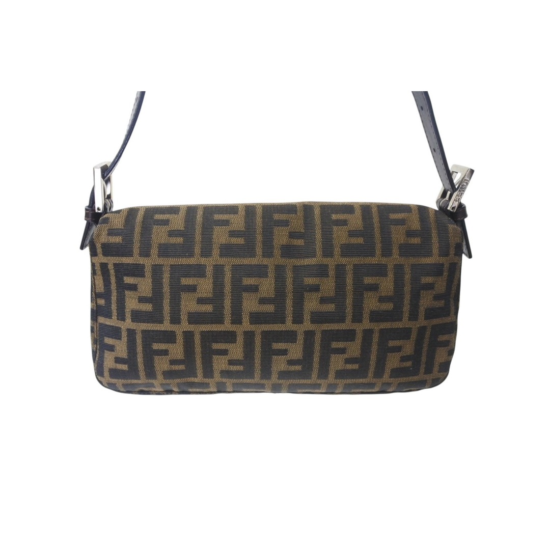 FENDI - 極美品 FENDI フェンディ マンマバケット ワン FENDI - 極美品 FENDI フェンディ マンマバケット ワン