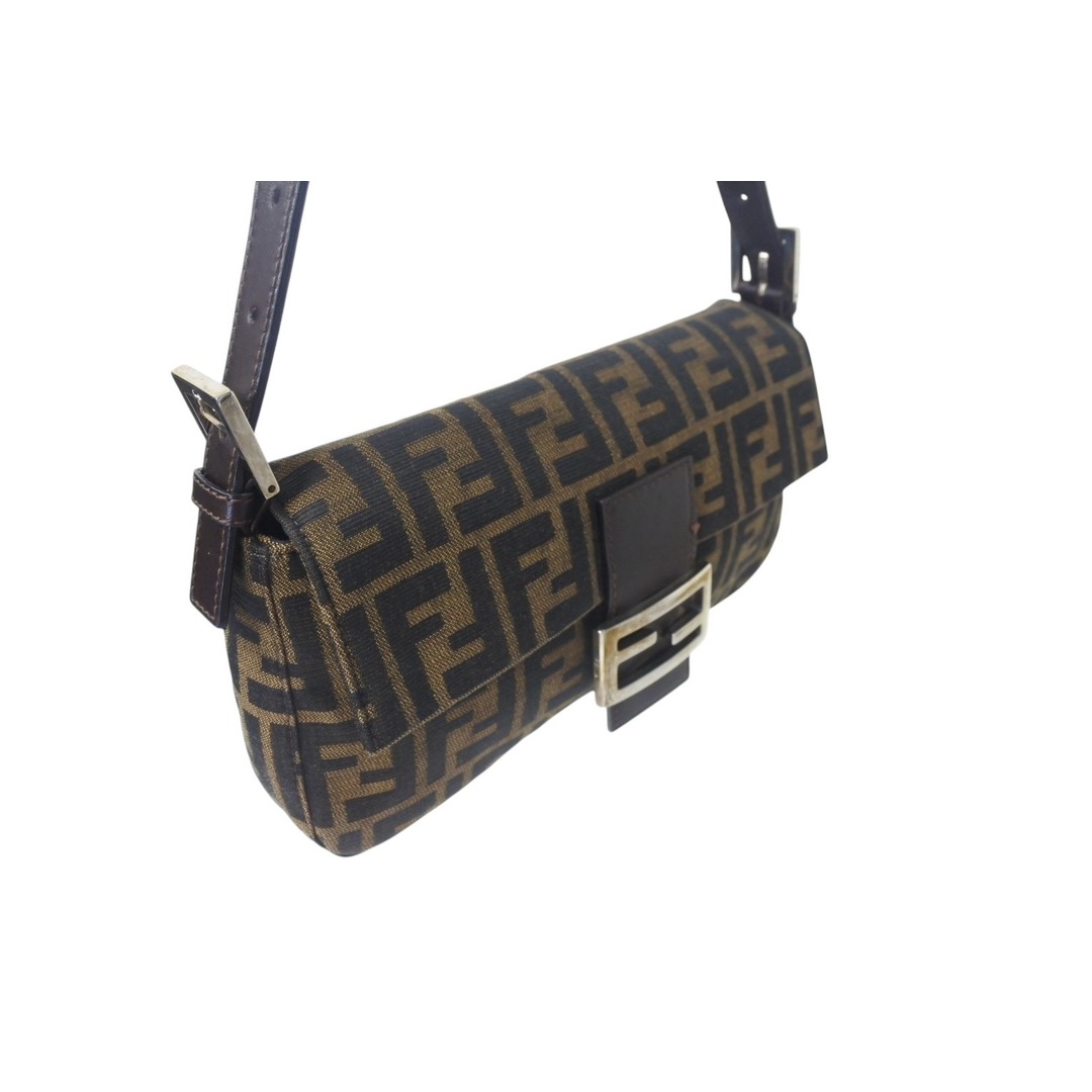 FENDI - 極美品 FENDI フェンディ マンマバケット ワン FENDI - 極美品 FENDI フェンディ マンマバケット ワン