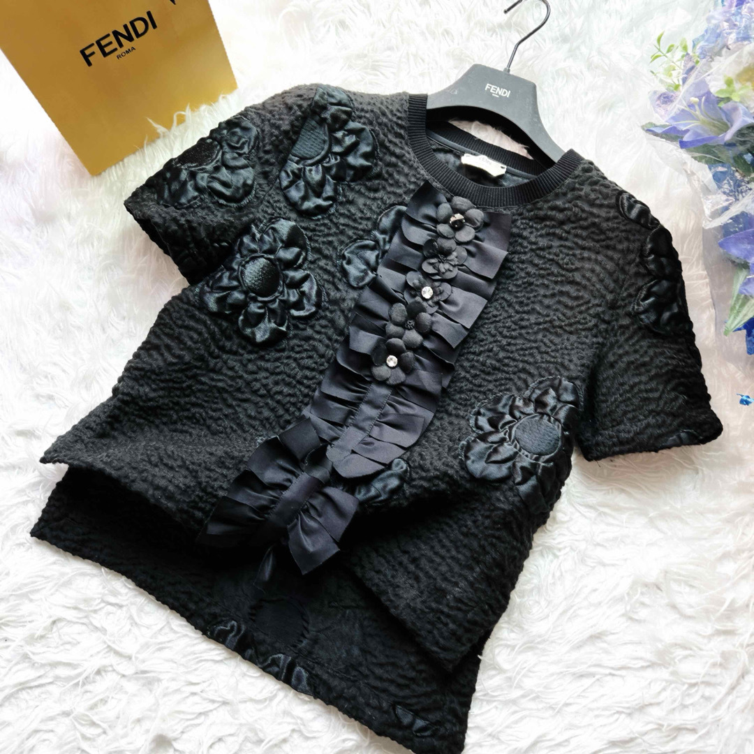 FENDI - 美品 FENDI フェンディ 立体花 トップス 花柄 刺繍 FENDI - 美品 FENDI フェンディ 立体花 トップス 花柄 刺繍