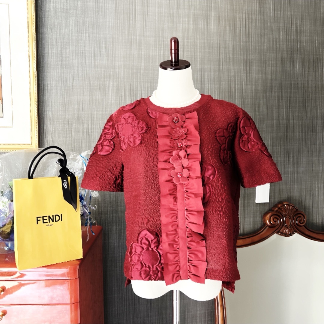 FENDI - 未使用 FENDI フェンディ 立体花 トップス 花柄 刺繍 FENDI - 未使用 FENDI フェンディ 立体花 トップス 花柄 刺繍