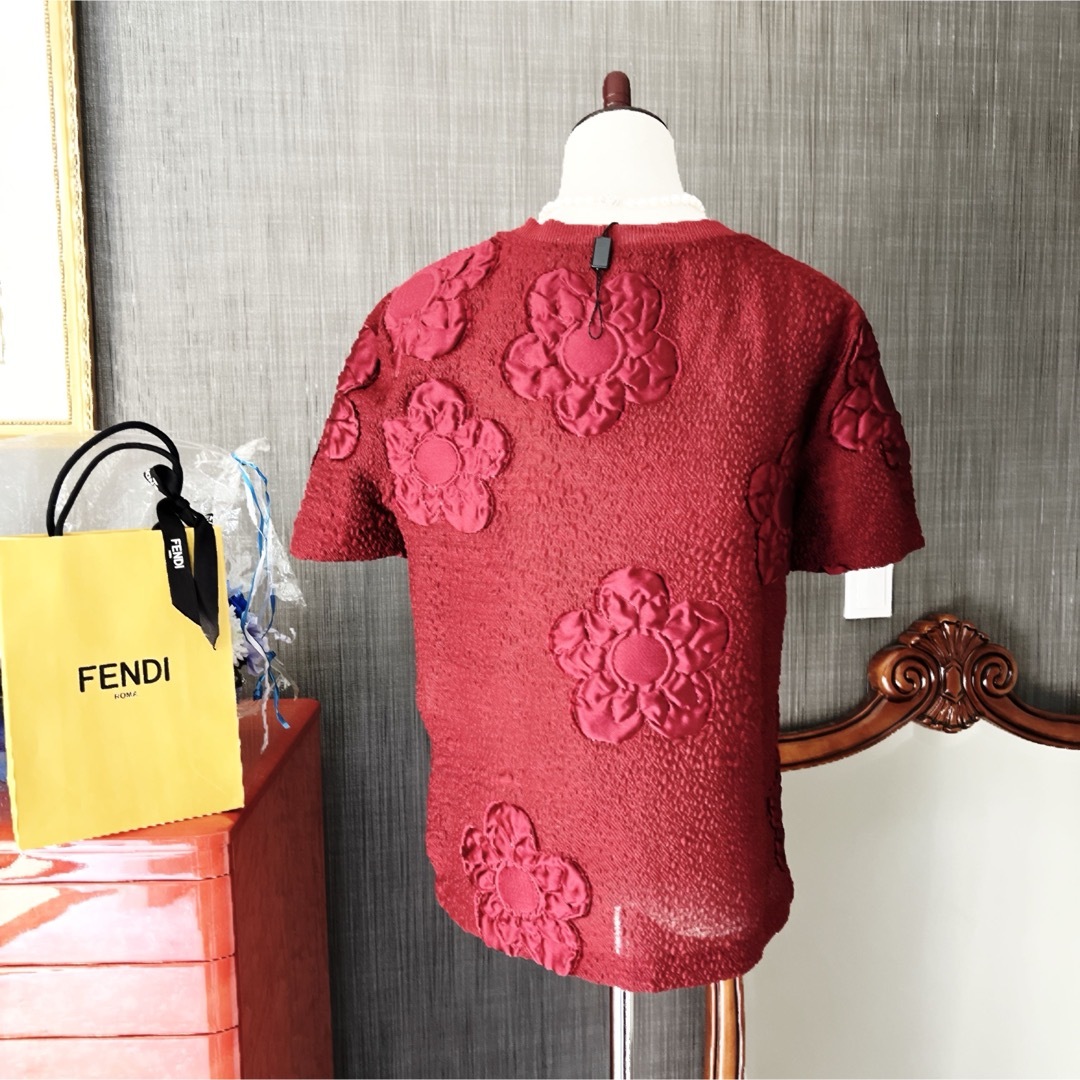 FENDI - 未使用 FENDI フェンディ 立体花 トップス 花柄 刺繍 FENDI - 未使用 FENDI フェンディ 立体花 トップス 花柄 刺繍