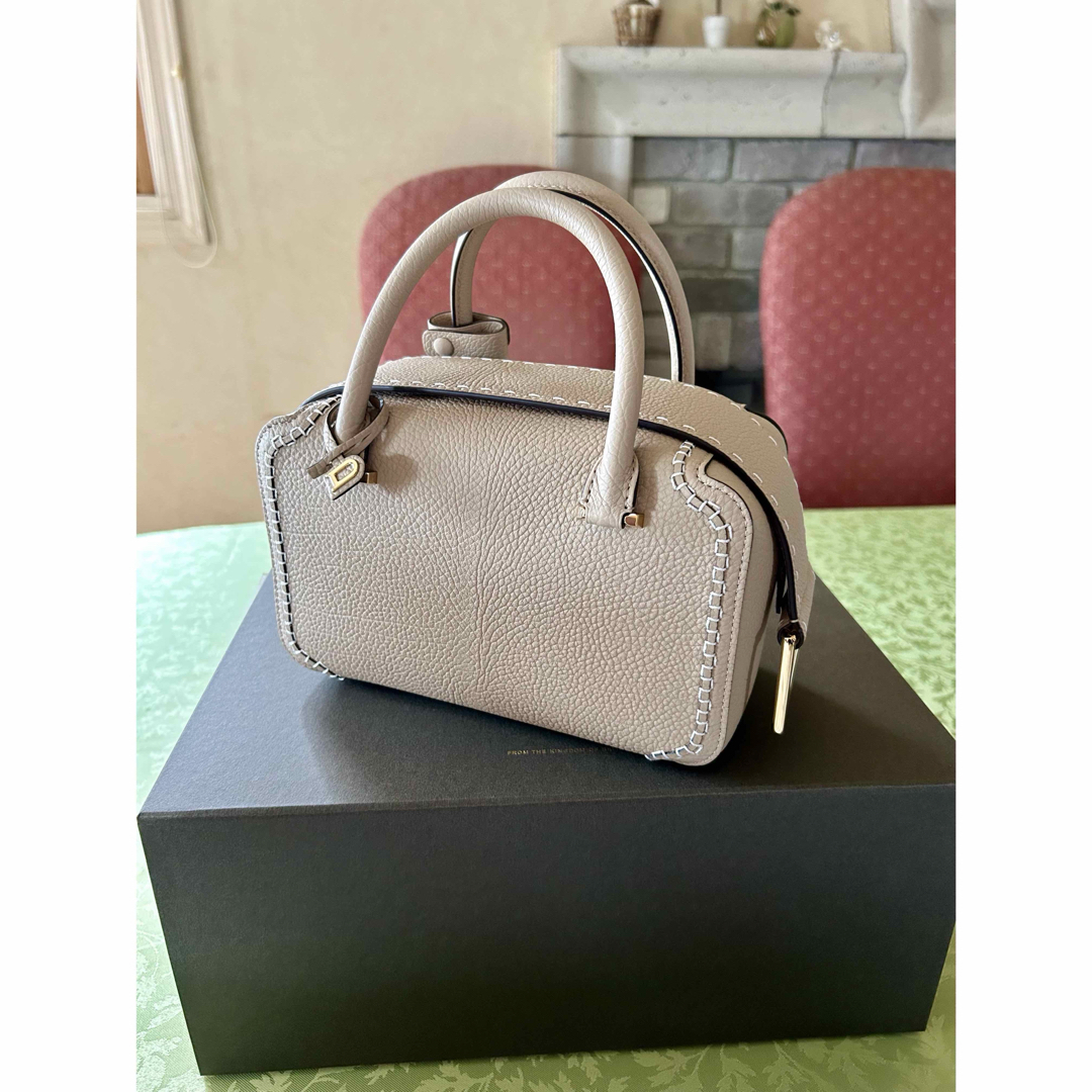 DELVAUX - デルヴォー【新品同様】✨クールボックスミニレザー DELVAUX - デルヴォー【新品同様】✨クールボックスミニレザー
