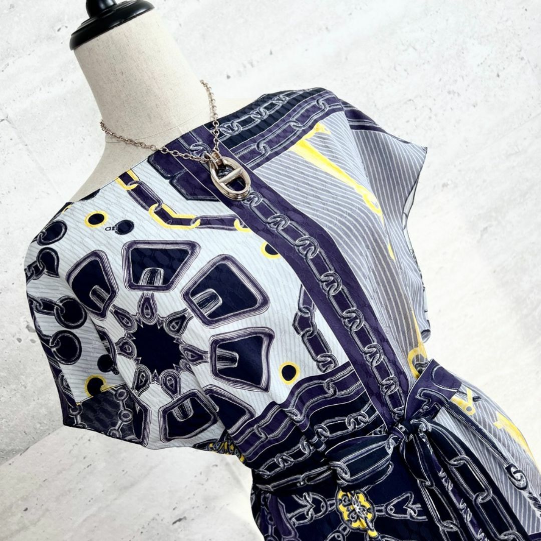 新品タグ付★HERMES★2024★シルク★総刺繍★ベルト付★ワンピース HERMES - 新品タグ付☆HERMES☆2024☆シルク☆総刺繍☆ベルト付