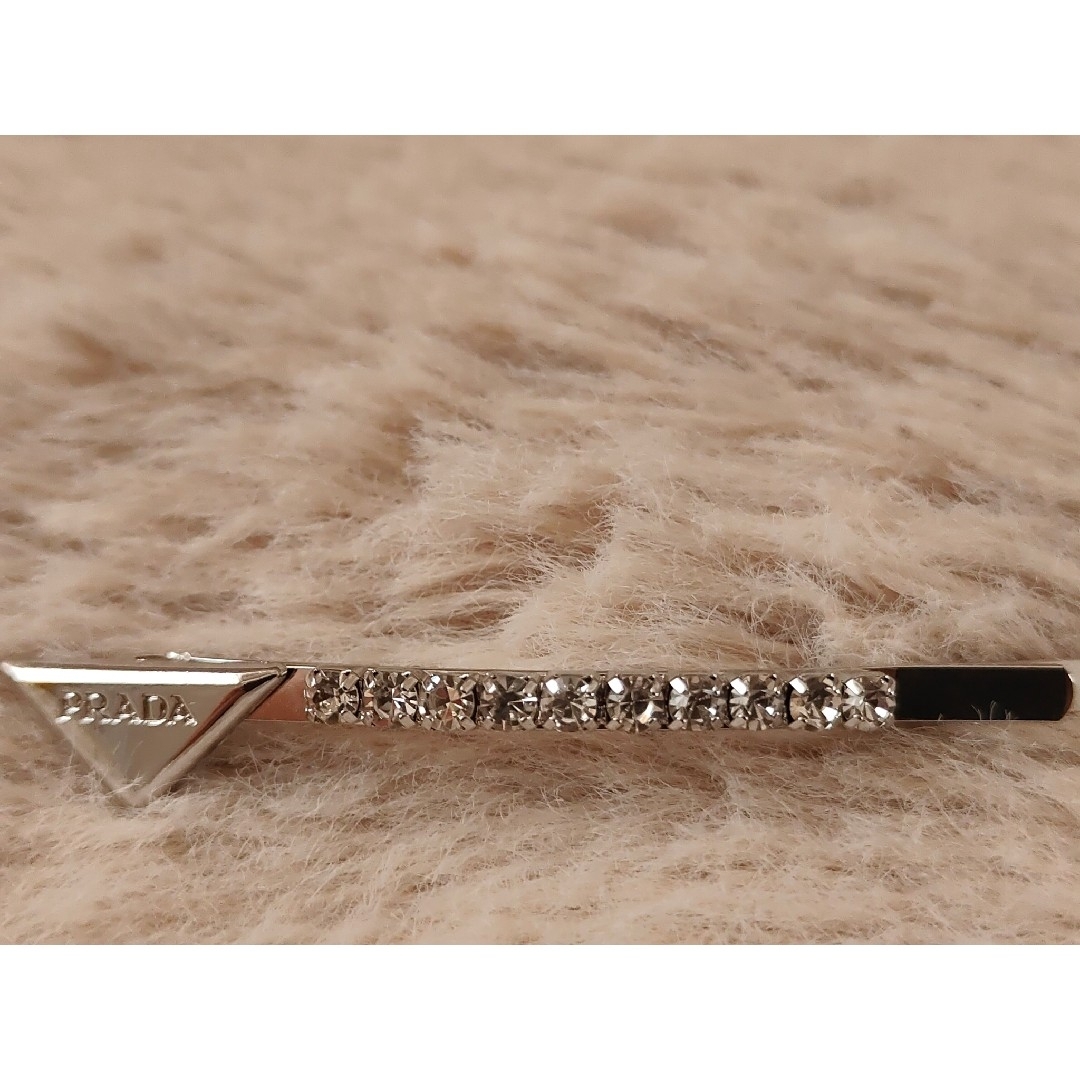 PRADA - Prada ヘアピン 2個セット ノベルティ シルバーの通販 PRADA - Prada ヘアピン 2個セット ノベルティ シルバーの通販