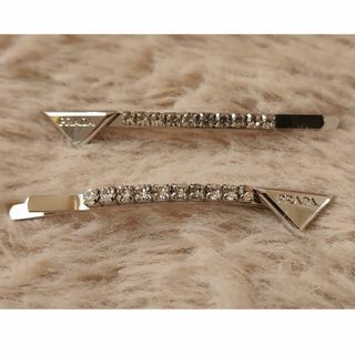 PRADA - Prada ヘアピン 2個セット ノベルティ シルバーの通販 PRADA - Prada ヘアピン 2個セット ノベルティ シルバーの通販