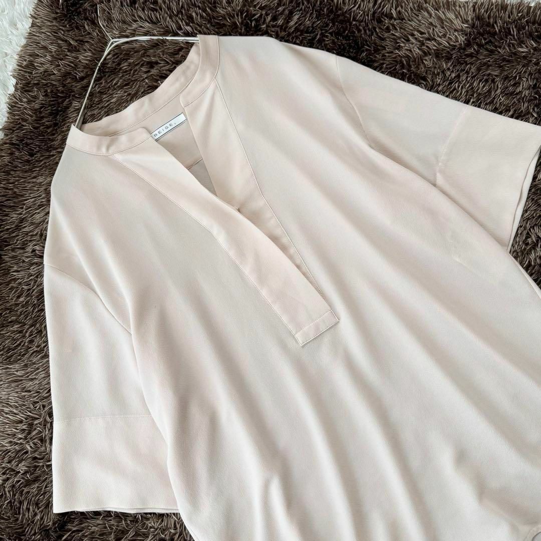 BEIGE, - 美品 BEIGE. ベイジ Vネック ブラウス 半袖 プル BEIGE, - 美品 BEIGE. ベイジ Vネック ブラウス 半袖 プル