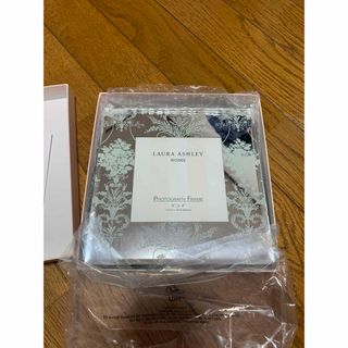 LAURA ASHLEY(フォトフレーム)のフリマアイテム一覧 LAURA ASHLEY(フォトフレーム)のフリマアイテム一覧