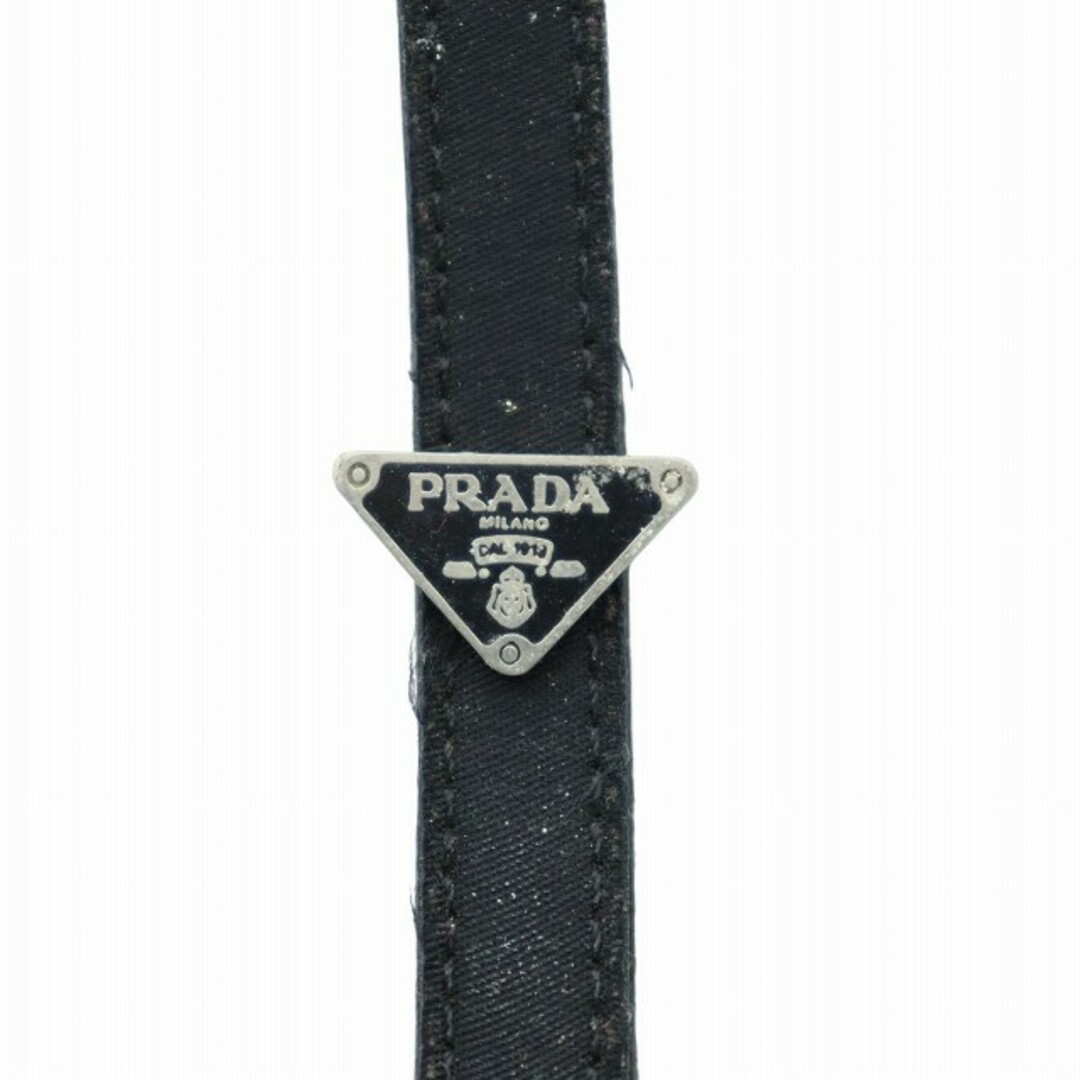 PRADA - プラダ ストラップ チャーム 三角プレート ロゴ レザー PRADA - プラダ ストラップ チャーム 三角プレート ロゴ レザー