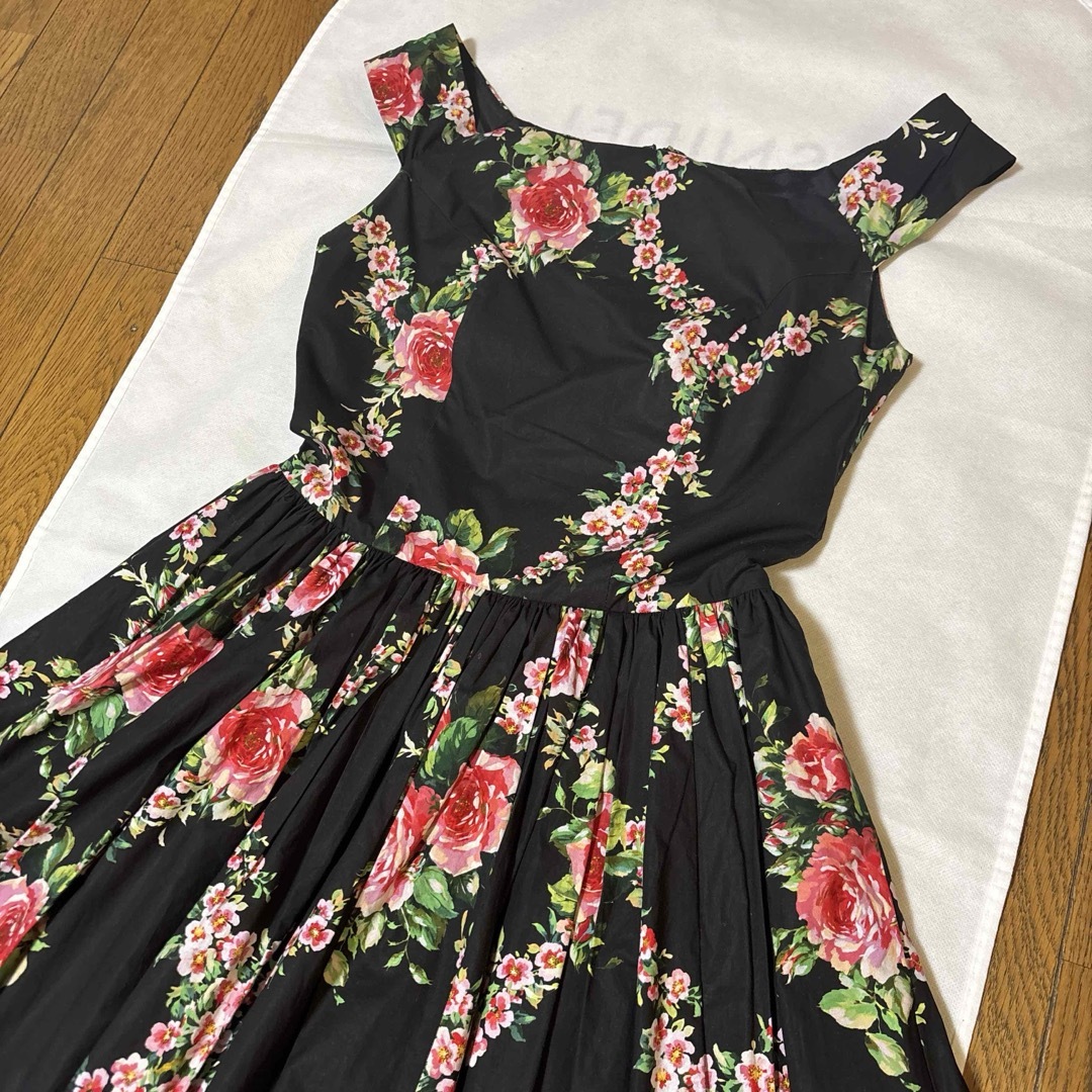 Blumarine - blumarine ブルマリン 薔薇柄コットン100 Blumarine - blumarine ブルマリン 薔薇柄コットン100