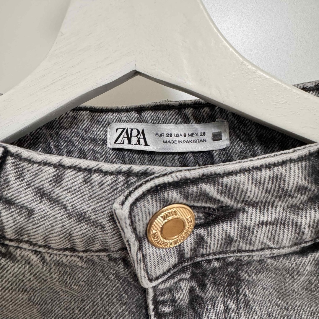 ZARA - ZARA グレー ストレートデニム EUR 38の通販 by ZARA - ZARA グレー ストレートデニム EUR 38の通販 by
