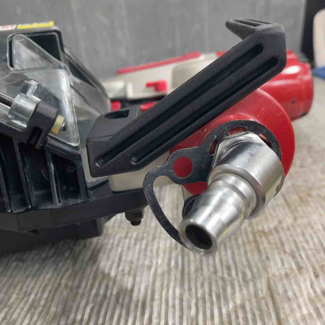 中古】マックス(MAX) 常圧エア釘打ち機 CN-565CG【草加店】の 中古】マックス(MAX) 常圧エア釘打ち機 CN-565CG【草加店】の