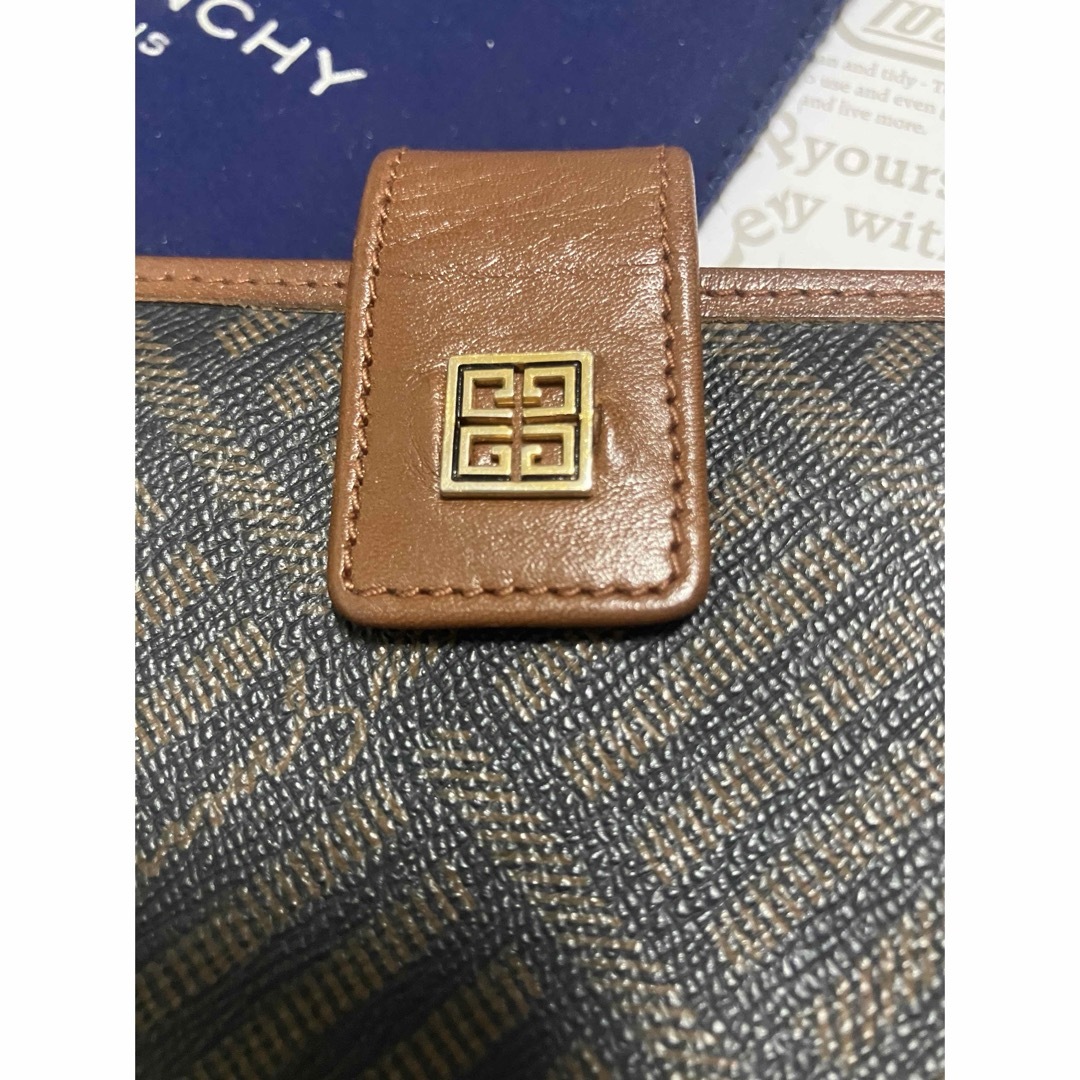 GIVENCHY - ジバンシー 二つ折り財布 がま口の通販 by ウキウキ GIVENCHY - ジバンシー 二つ折り財布 がま口の通販 by ウキウキ