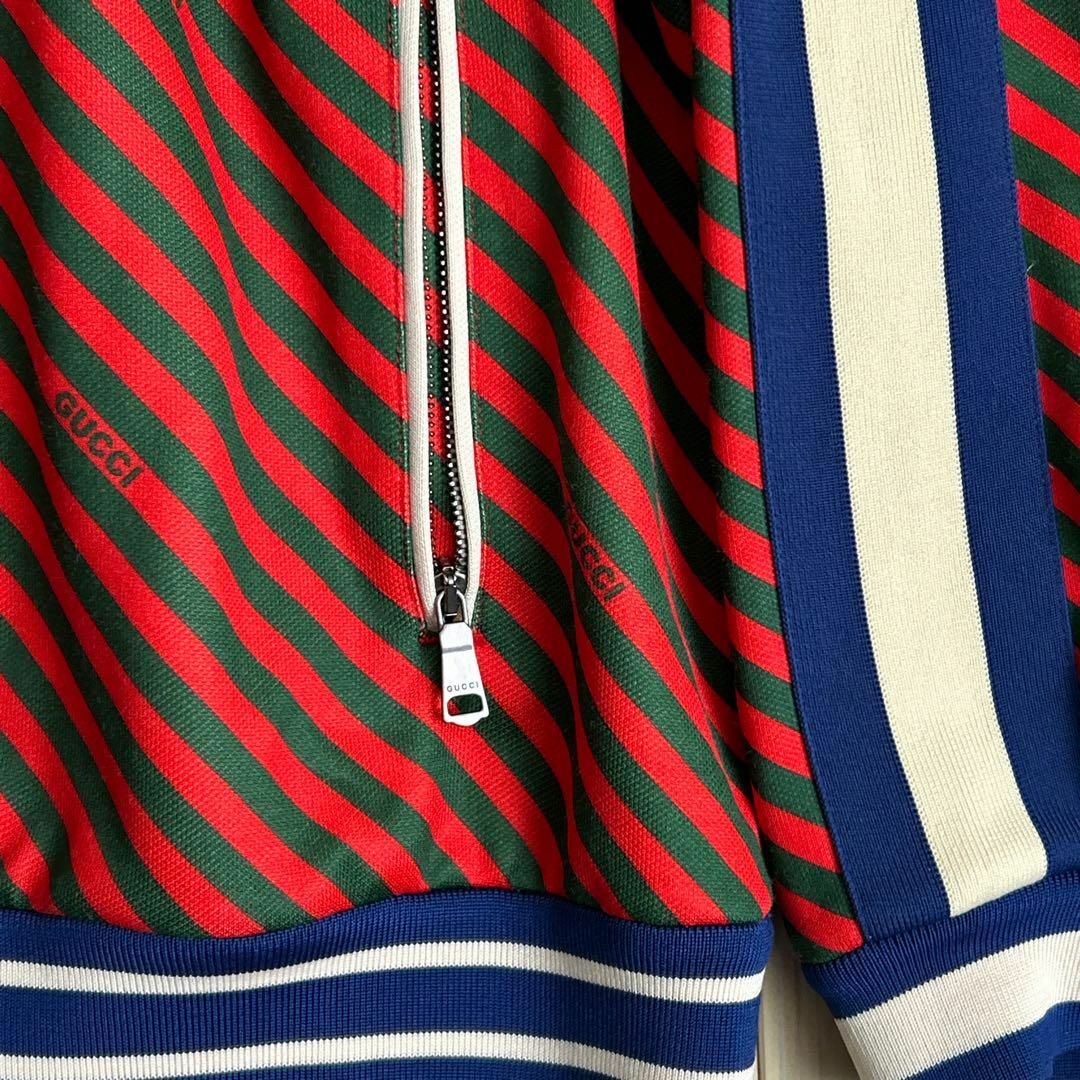 GUCCI - GUCCIグッチ 赤と緑のストライプトラックスーツ GUCCI - GUCCIグッチ 赤と緑のストライプトラックスーツ