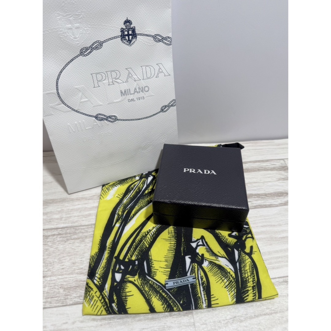PRADA - 国内完売/限定品☆プラダ トライアングルロゴメタル PRADA - 国内完売/限定品☆プラダ トライアングルロゴメタル