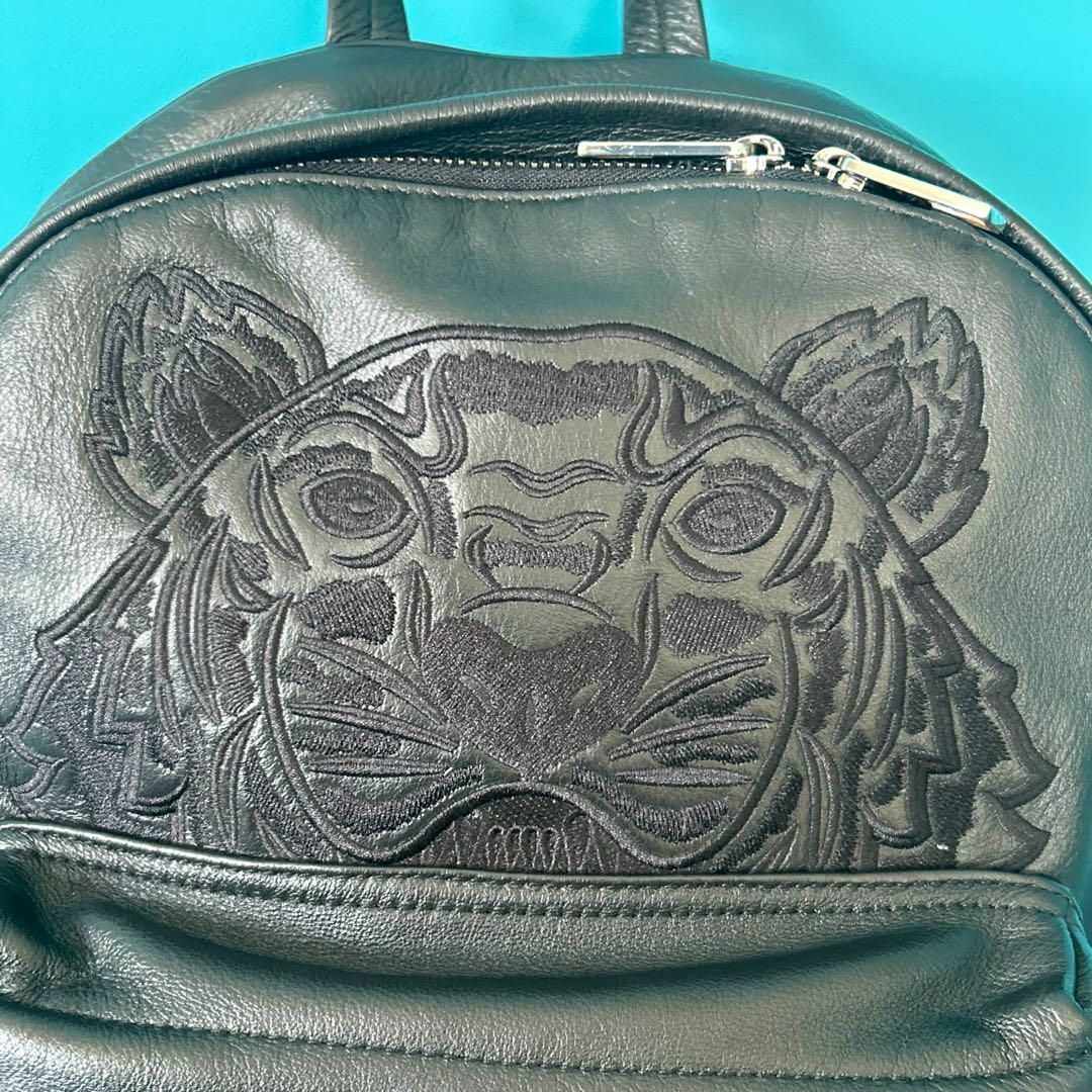 KENZO - KENZO ブラック レザーリュック トラ刺繍 ユニセックス KENZO - KENZO ブラック レザーリュック トラ刺繍 ユニセックス