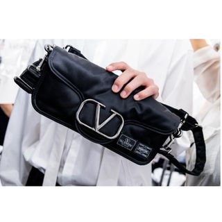 VALENTINO(ショルダーバッグ)のフリマアイテム一覧 VALENTINO(ショルダーバッグ)のフリマアイテム一覧