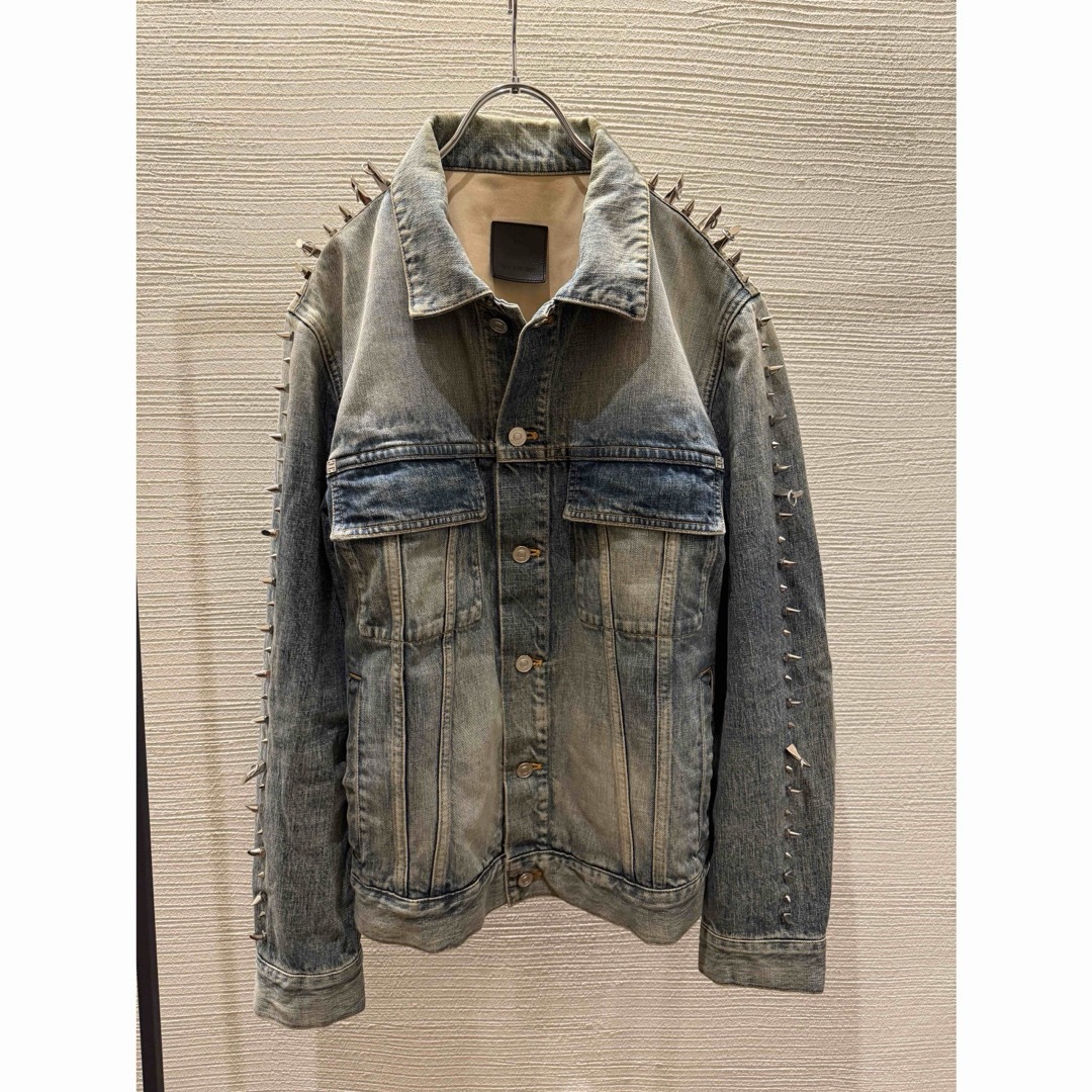 GIVENCHY - 21ss GIVENCHY スタッズ 装飾 デニムジャケット G GIVENCHY - 21ss GIVENCHY スタッズ 装飾 デニムジャケット G