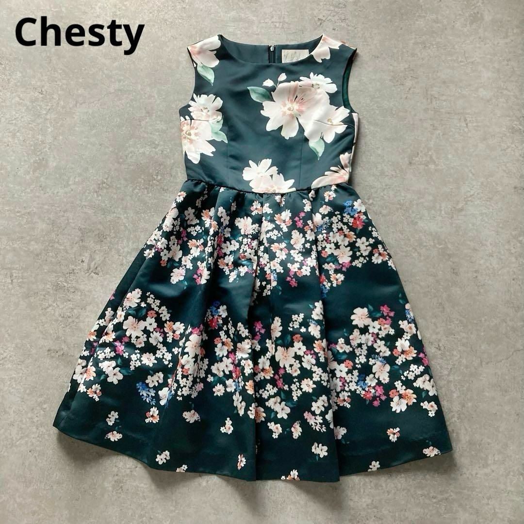 Chesty - チェスティ ノースリーブフレアワンピース ひざ丈 花柄 Chesty - チェスティ ノースリーブフレアワンピース ひざ丈 花柄