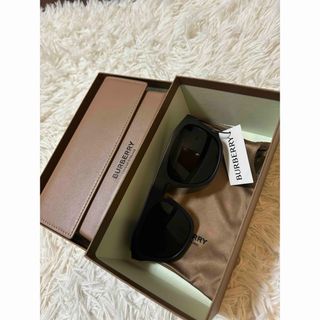 BURBERRY(サングラス/メガネ)のフリマアイテム一覧 BURBERRY(サングラス/メガネ)のフリマアイテム一覧