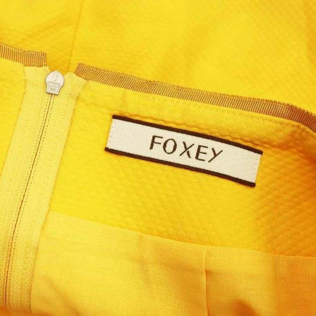 FOXEY - フォクシー FOXEY フレアスカート ひざ丈 タック 40 黄 FOXEY - フォクシー FOXEY フレアスカート ひざ丈 タック 40 黄