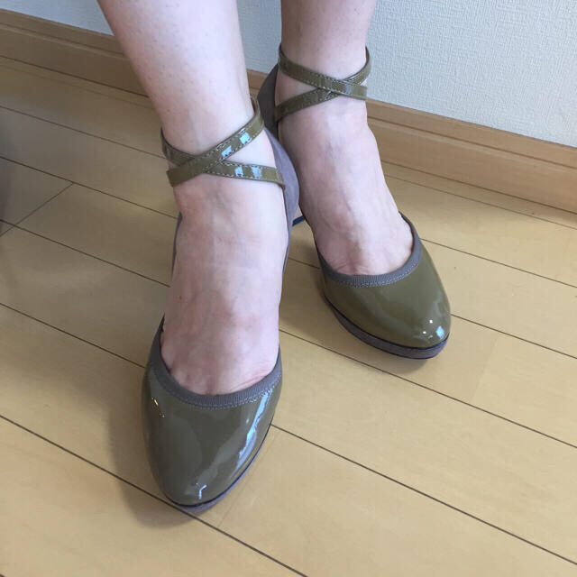 repetto(レペット)のrepetto(レペット)アンクルストラップパンプス レディースの靴/シューズ(ハイヒール/パンプス)の商品写真