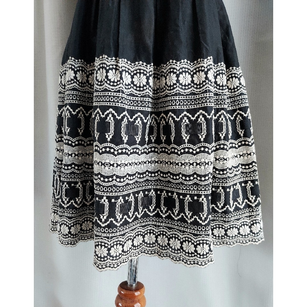 JaneMarple - 大変美品 ジェーンマープル 刺繍一杯のコットン JaneMarple - 大変美品 ジェーンマープル 刺繍一杯のコットン
