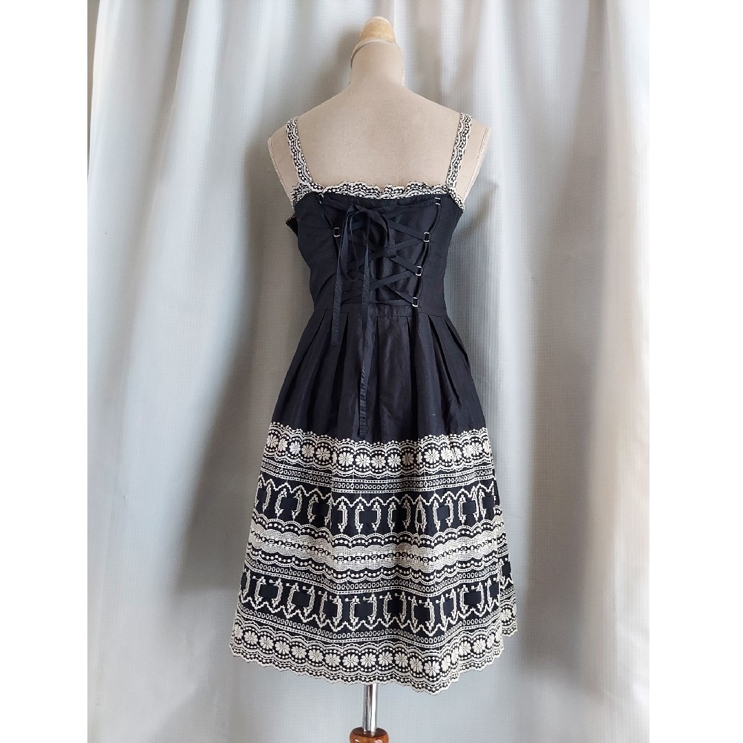 JaneMarple - 大変美品 ジェーンマープル 刺繍一杯のコットン JaneMarple - 大変美品 ジェーンマープル 刺繍一杯のコットン