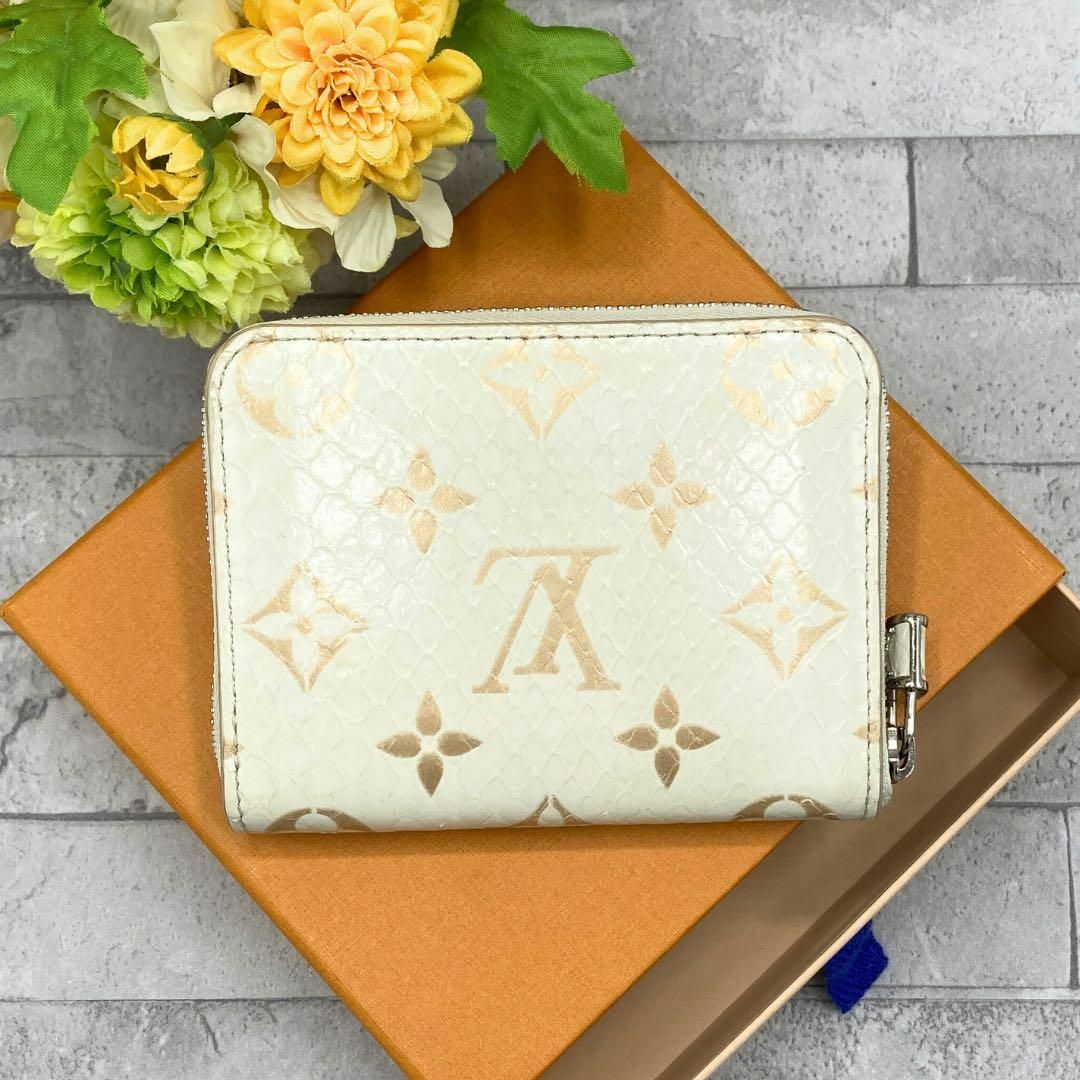 LOUIS VUITTON - ルイヴィトン 白×金 モノグラムエキゾチック LOUIS VUITTON - ルイヴィトン 白×金 モノグラムエキゾチック